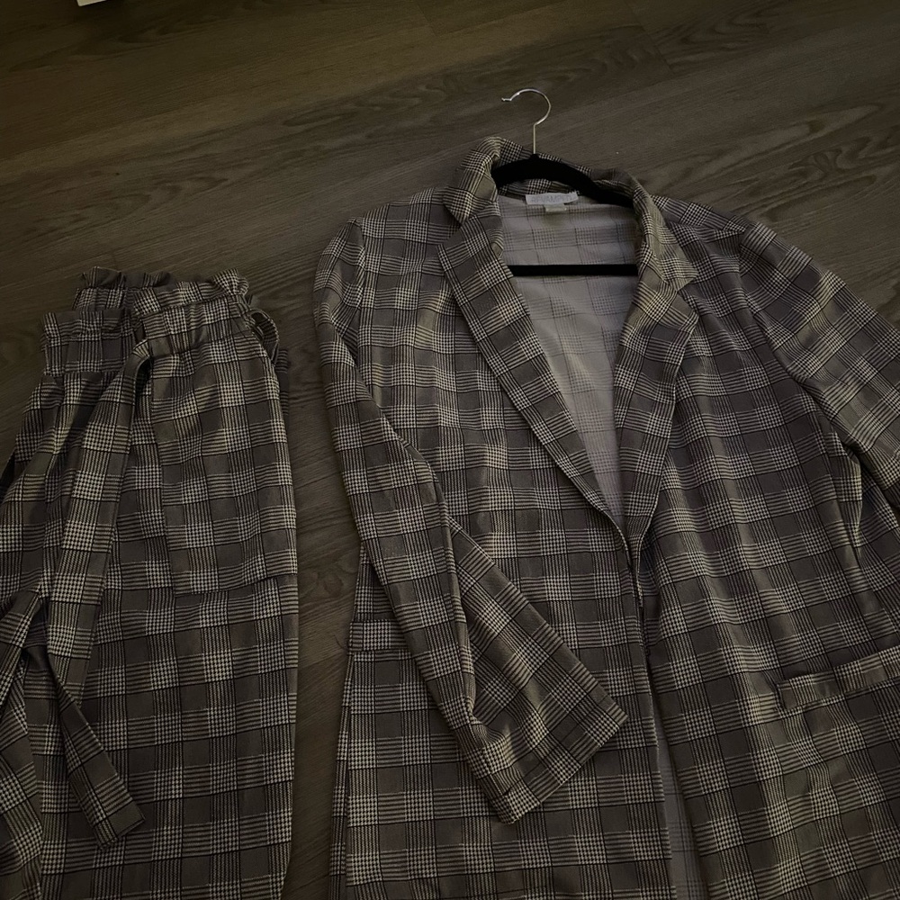 Pant suit women’s - Picture 2 of 2